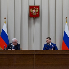 В Хабаровске Александр Гуцан представил коллективу управления Генпрокуратуры России по Дальневосточному федеральному округу своего заместителя Виктора Мельника